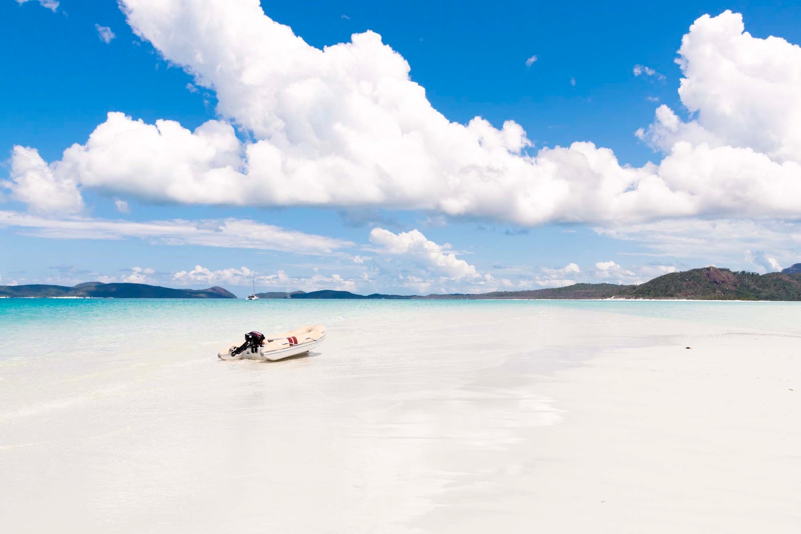 Trying to determine the best time to go on a cruise? The Best Whitehaven Beach Tour With Cruise Whitsundays Explore Shaw