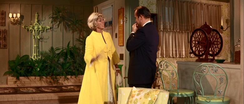 Day plays jennifer nelson, a weekend mermaid on her father's glass bottom boat. Silver Scenes A Blog For Classic Film Lovers Tv Movie Set The Glass Bottom Boat 1966