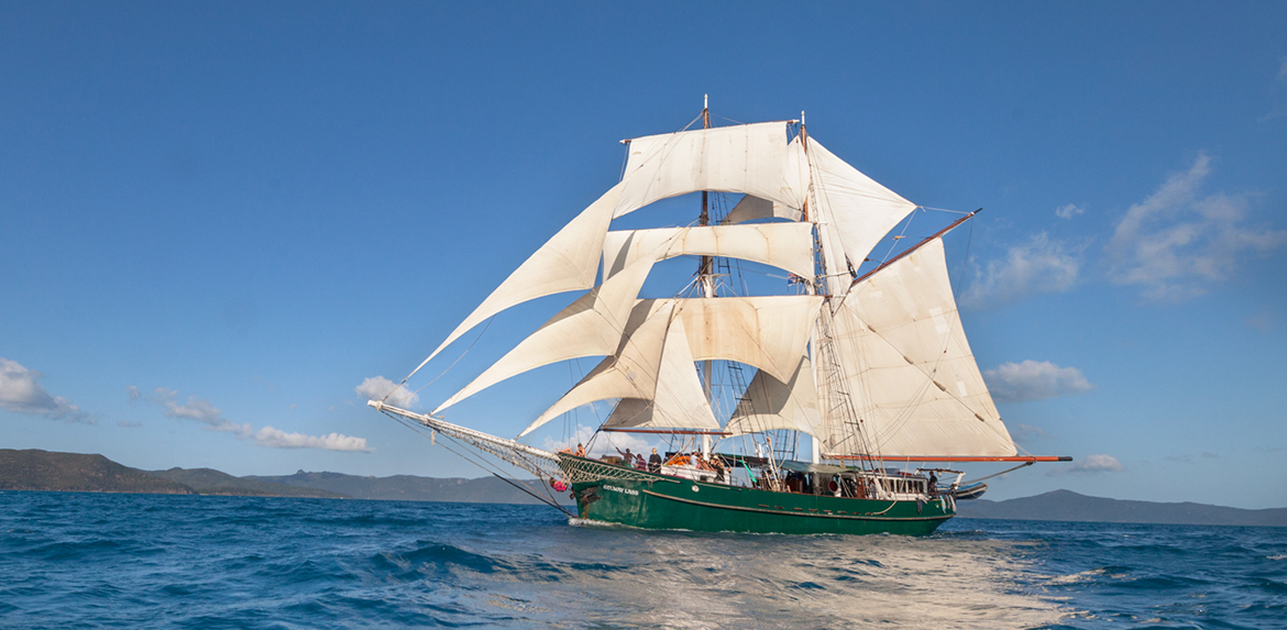 Discover the whitsunday islands on a sailing day trip from port. The Best Whitsundays Boat And How To Choose It Tripfarm