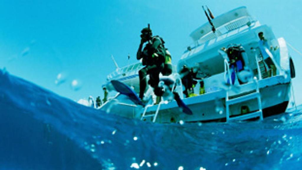 12+ Exploring Live Aboard Dive Boat&nbsp;Tour