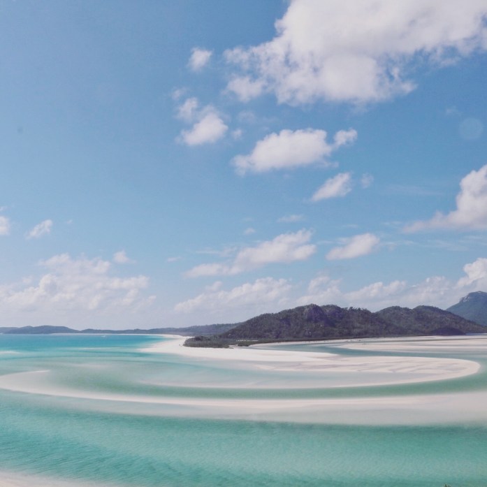 Looking to see some incredible sights from the comfort of a train? Sailing The Whitsunday Islands On True Blue Sailing S New Horizon Manhattan To Roam